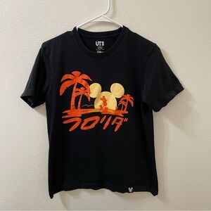 Uniqlo Disney Mickey Mouse beach shirt black orange small